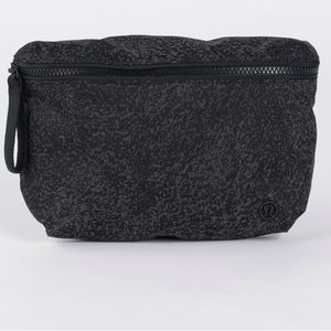 Lululemon Go Lightly Belt Bag Reflective